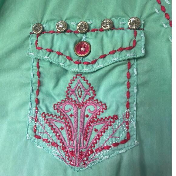 Roar Women's Button Up Shirt Pink Green Ombre' Rhinestone Embroidered Size M - Picture 4 of 12